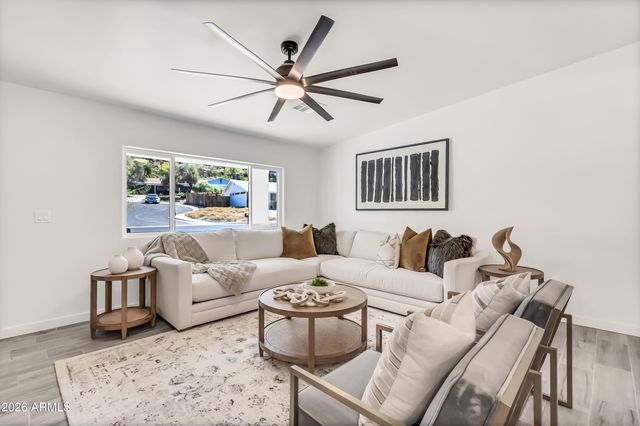 8436 N 13TH Place, Phoenix, AZ 85020