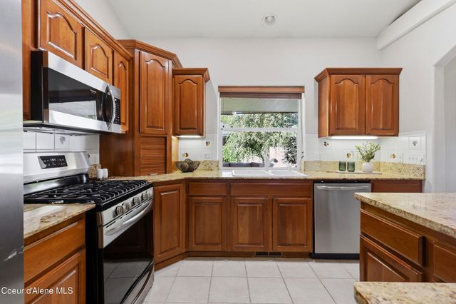 1213 S Riverside Harbor DR, Post Falls, ID 83854