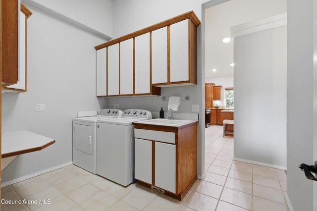 1213 S Riverside Harbor DR, Post Falls, ID 83854