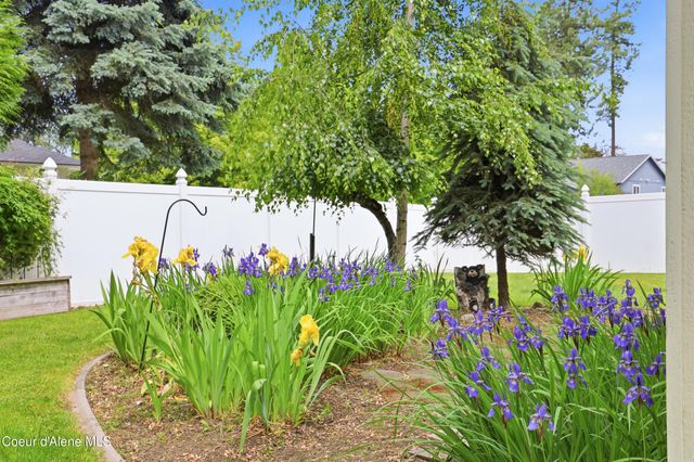 1213 S Riverside Harbor DR, Post Falls, ID 83854