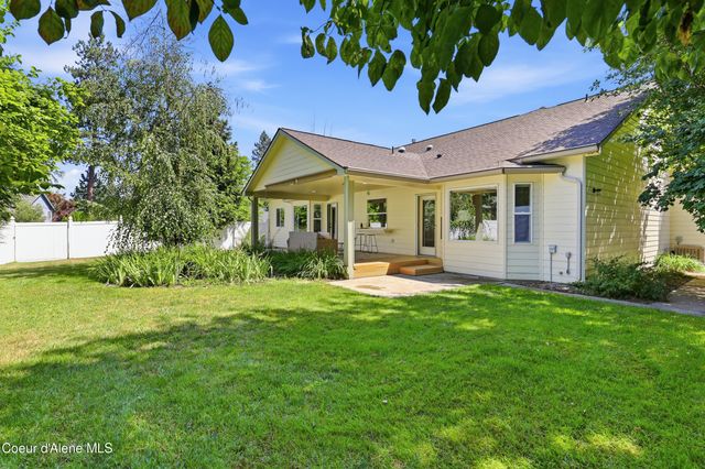 1213 S Riverside Harbor DR, Post Falls, ID 83854