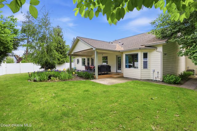 1213 S Riverside Harbor DR, Post Falls, ID 83854