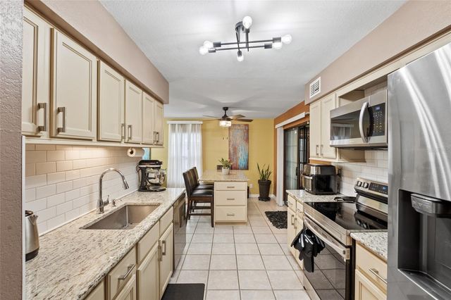 100 E OAK TERRACE DRIVE A2, Leesburg, FL 34748