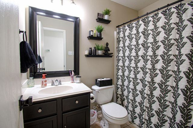 4715 Cavern Brook Court, Fresno, TX 77545