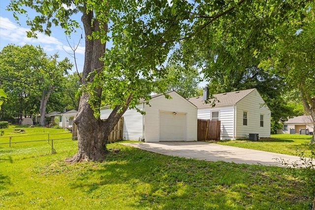 1115 NE 43rd Terrace, Kansas City, MO 64116