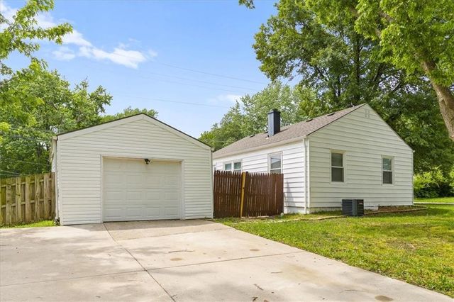 1115 NE 43rd Terrace, Kansas City, MO 64116