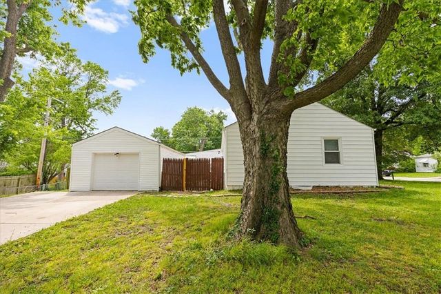 1115 NE 43rd Terrace, Kansas City, MO 64116