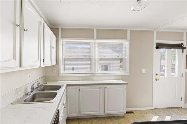 1115 NE 43rd Terrace, Kansas City, MO 64116