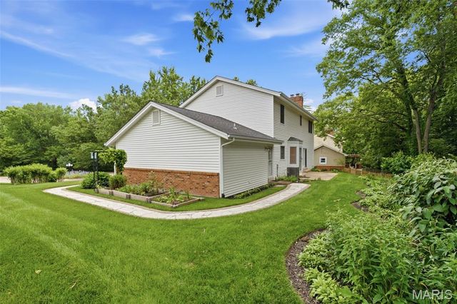301 Claymont Cove Court, Ballwin, MO 63011