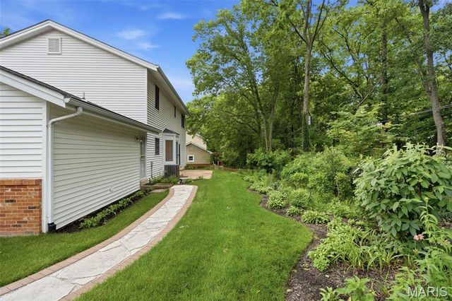 301 Claymont Cove Court, Ballwin, MO 63011