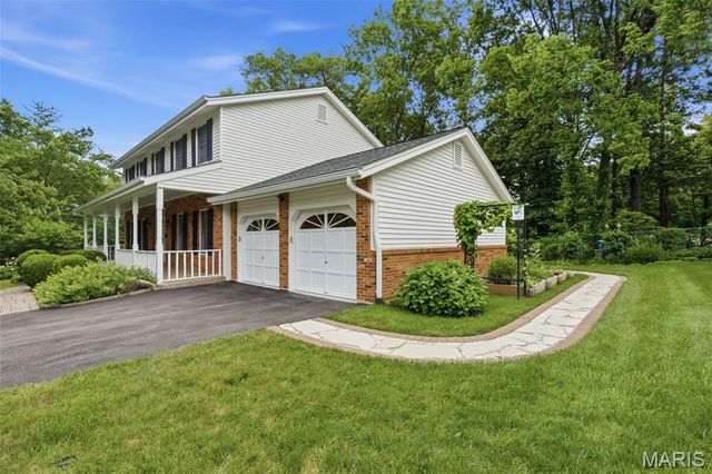 301 Claymont Cove Court, Ballwin, MO 63011