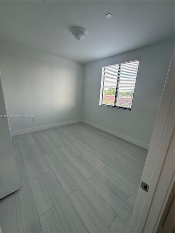 1091 E 17th St 402, Hialeah, FL 33010