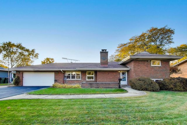 2240 N Western Avenue, Park Ridge, IL 60068