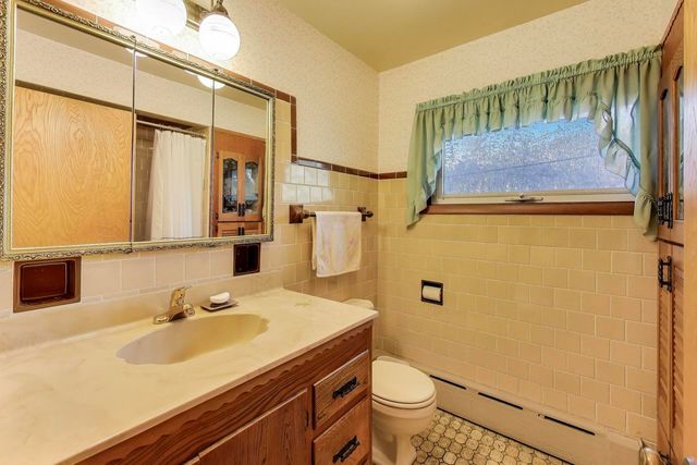 2240 N Western Avenue, Park Ridge, IL 60068