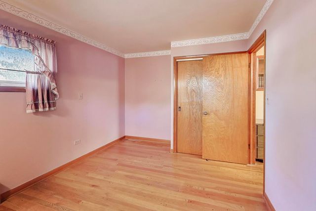 2240 N Western Avenue, Park Ridge, IL 60068