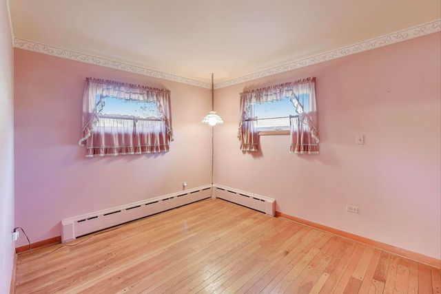 2240 N Western Avenue, Park Ridge, IL 60068