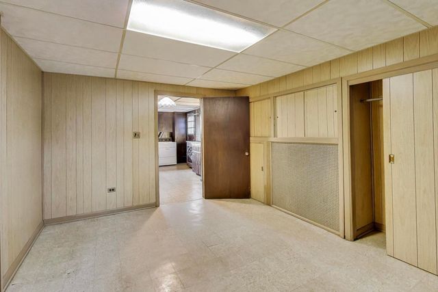 2240 N Western Avenue, Park Ridge, IL 60068