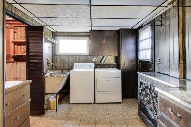 2240 N Western Avenue, Park Ridge, IL 60068