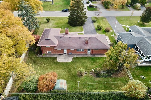 2240 N Western Avenue, Park Ridge, IL 60068