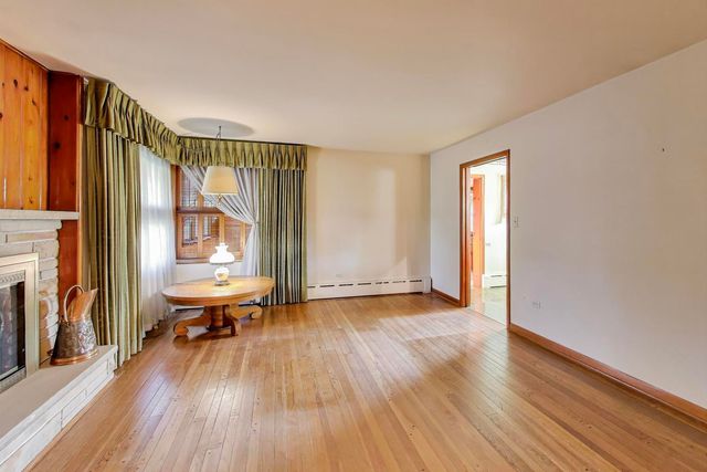 2240 N Western Avenue, Park Ridge, IL 60068