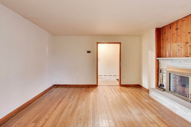 2240 N Western Avenue, Park Ridge, IL 60068