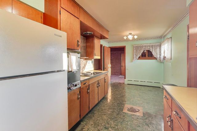 2240 N Western Avenue, Park Ridge, IL 60068