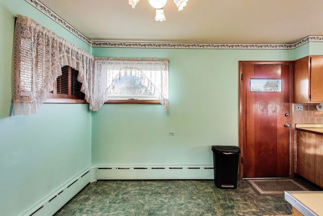 2240 N Western Avenue, Park Ridge, IL 60068