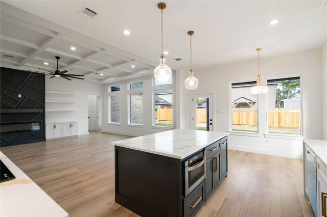 502 Batten Way, Crosby, TX 77532