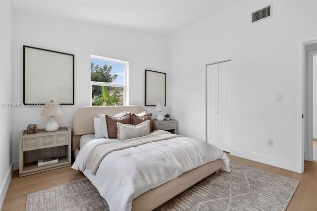 17980 NW 2nd Ct, Miami Gardens, FL 33169