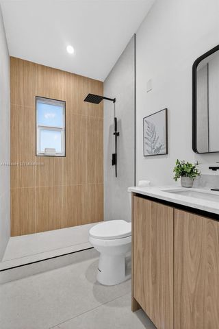 17980 NW 2nd Ct, Miami Gardens, FL 33169