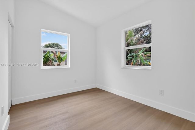 17980 NW 2nd Ct, Miami Gardens, FL 33169