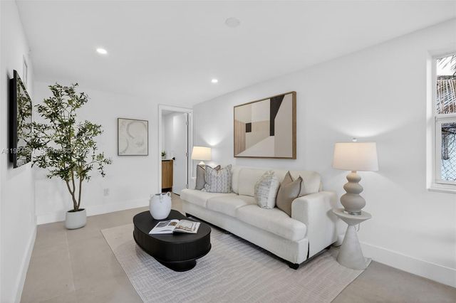 17980 NW 2nd Ct, Miami Gardens, FL 33169