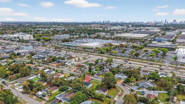 17980 NW 2nd Ct, Miami Gardens, FL 33169