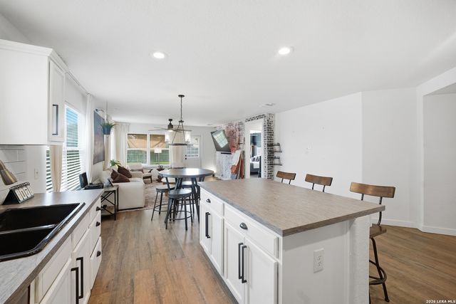 3839 BROWNING BLF, San Antonio, TX 78245