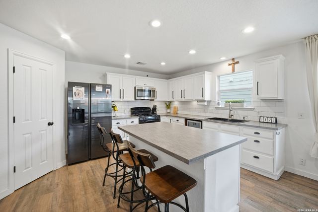 3839 BROWNING BLF, San Antonio, TX 78245