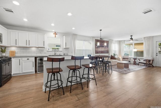 3839 BROWNING BLF, San Antonio, TX 78245