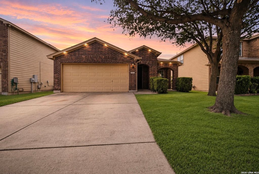 3839 BROWNING BLF, San Antonio, TX 78245