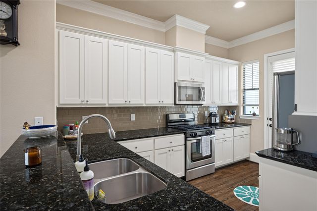 1114 W 25th Street, Houston, TX 77008