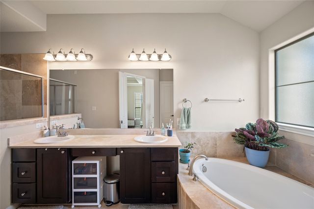 1114 W 25th Street, Houston, TX 77008