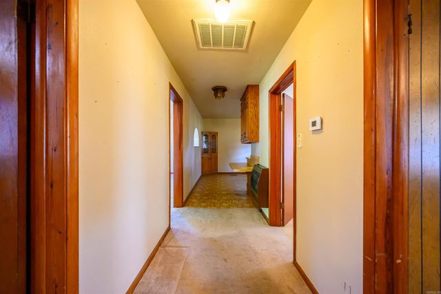 515 E Center Street, Cave City, AR 72521