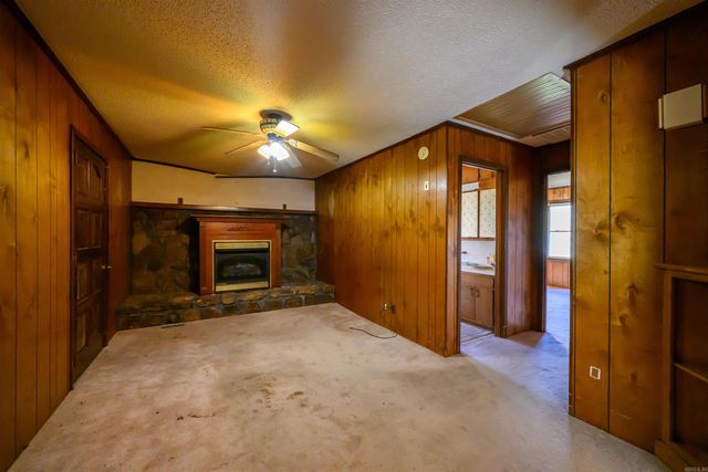 515 E Center Street, Cave City, AR 72521