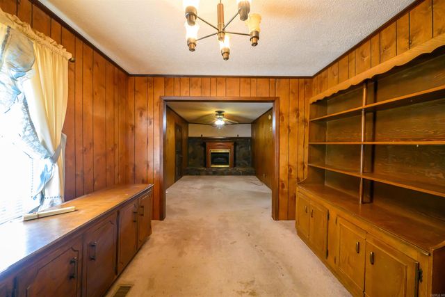 515 E Center Street, Cave City, AR 72521