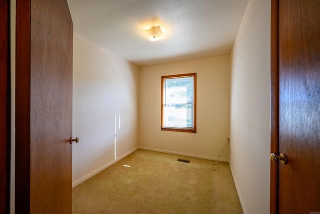 515 E Center Street, Cave City, AR 72521