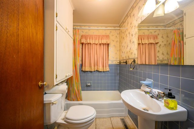 515 E Center Street, Cave City, AR 72521