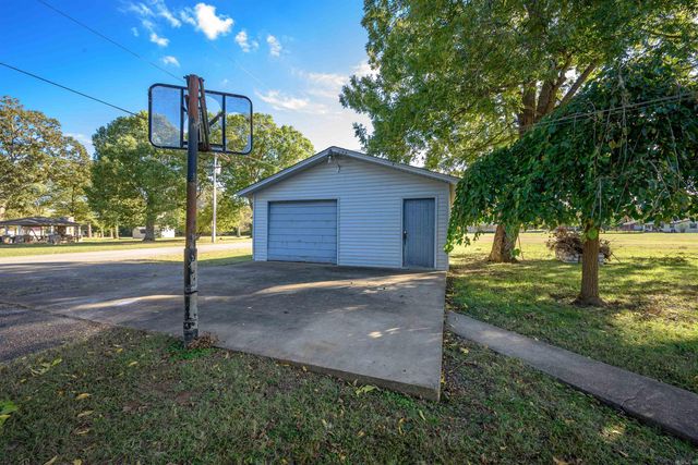 515 E Center Street, Cave City, AR 72521