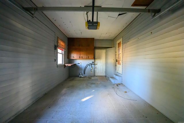 515 E Center Street, Cave City, AR 72521