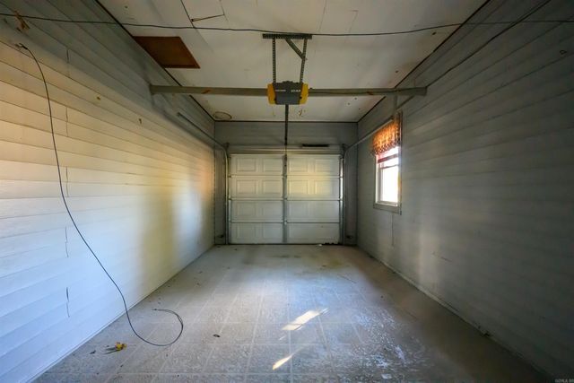 515 E Center Street, Cave City, AR 72521