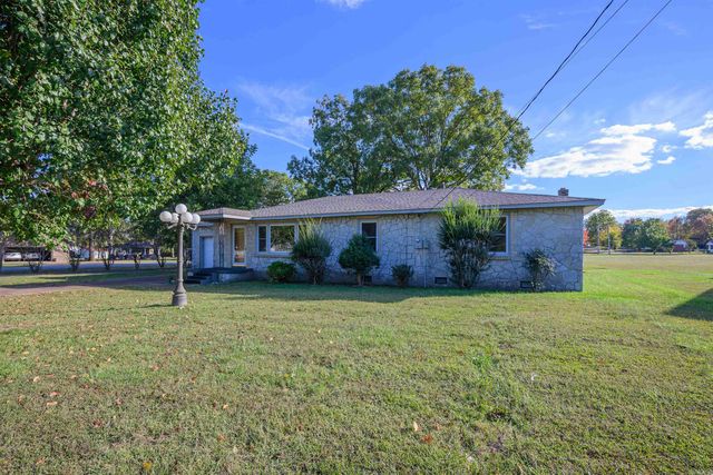 515 E Center Street, Cave City, AR 72521