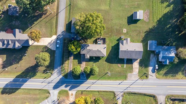 515 E Center Street, Cave City, AR 72521