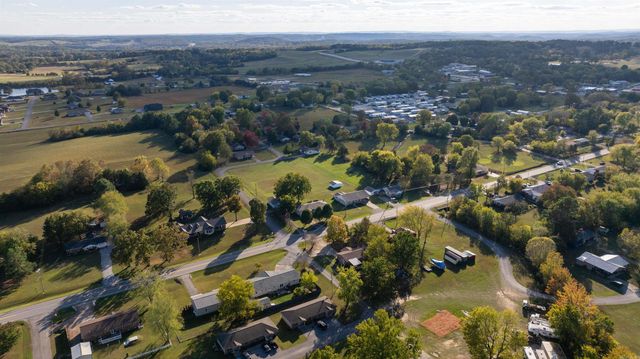 515 E Center Street, Cave City, AR 72521